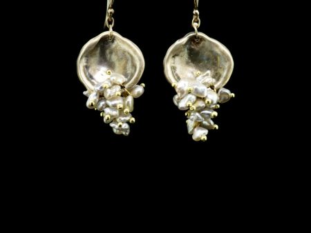 Shell Shape With Pearl Cluster Earring Online Hot Sale